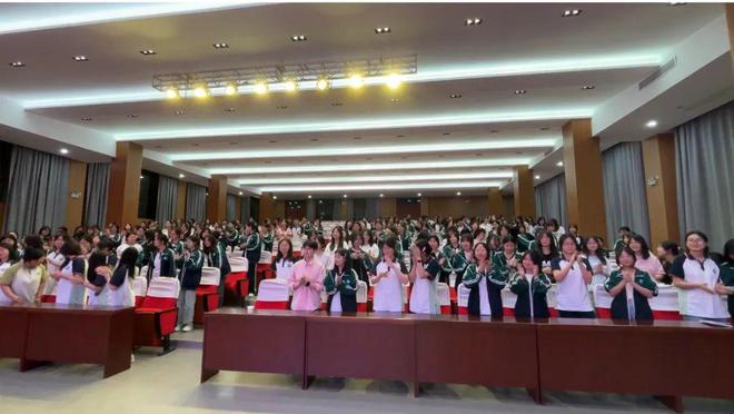 羅山縣寶城外國語學(xué)校高中部女生青春期心理健康教育講座(圖5)
